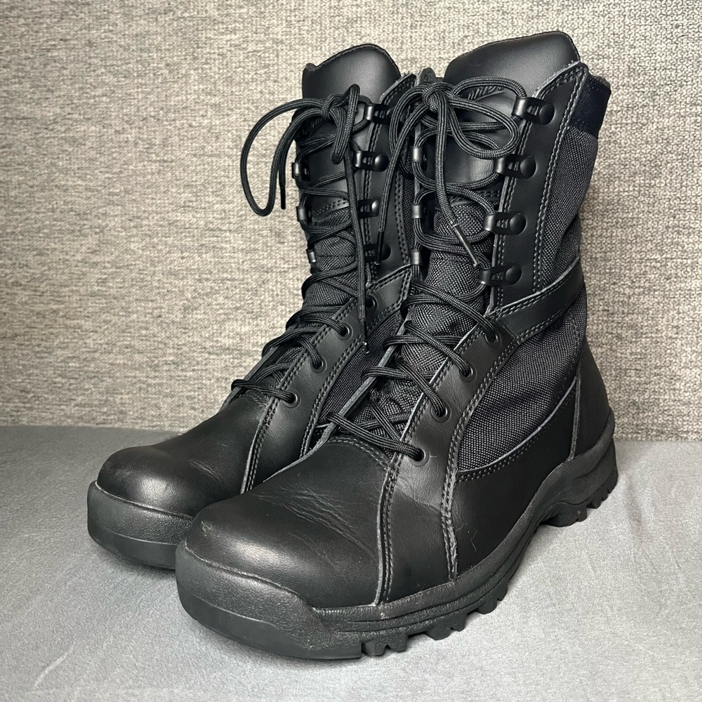 Womens black Danner boots size 8.5